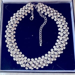 Adjustable Choker.
